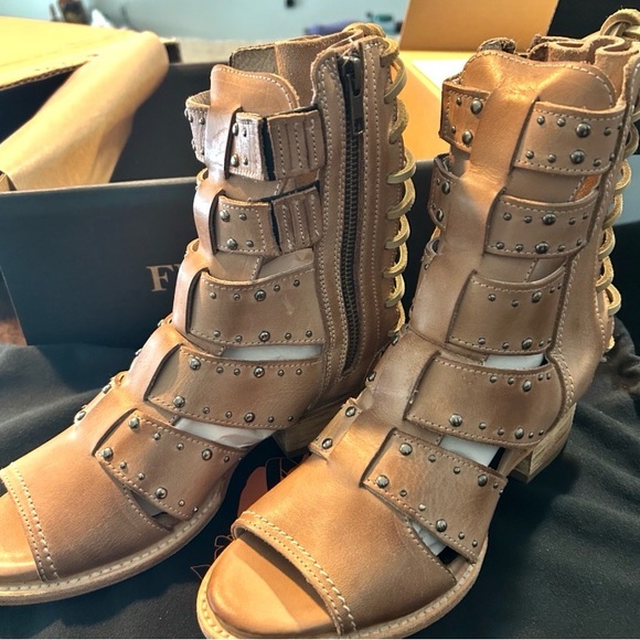 FREEBIRD Ghost in Natural |Size 7 - Picture 2 of 16